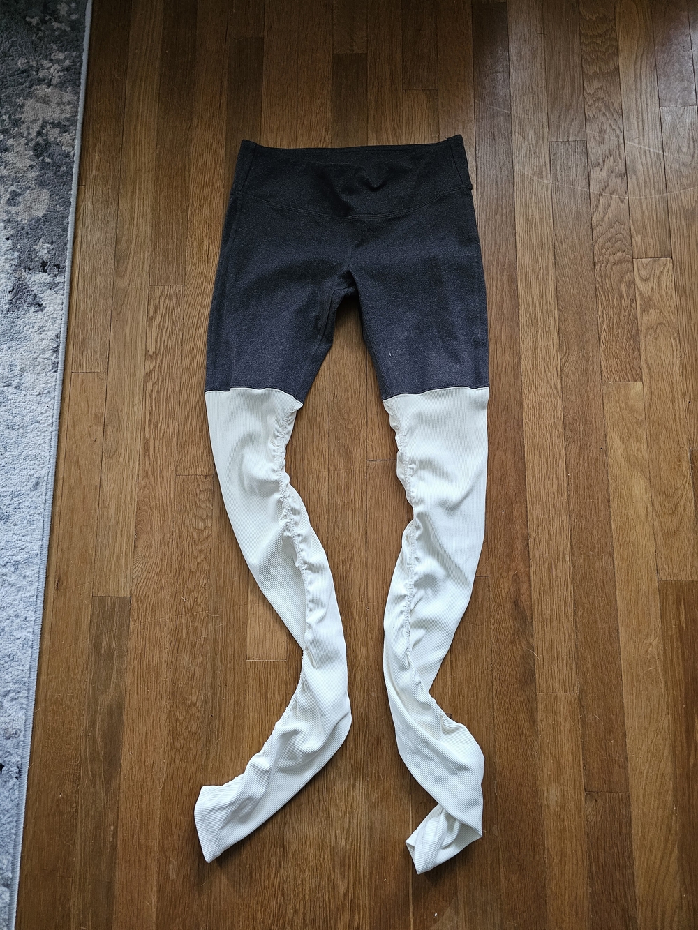 Alo Yoga Two-Tone Gray and Cream Leggings